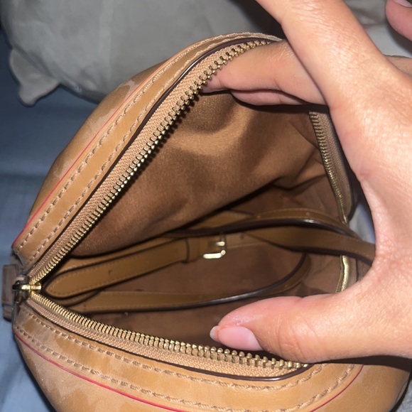 Pink and brown coach backpack with adjustable straps 9/10 condition - Picture 3 of 3